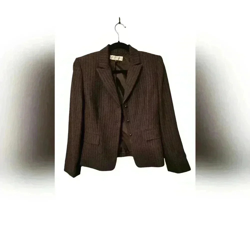 Tahari Arthur S Levine Women's  Fitted Three Button Lined Blazer  Size 6P